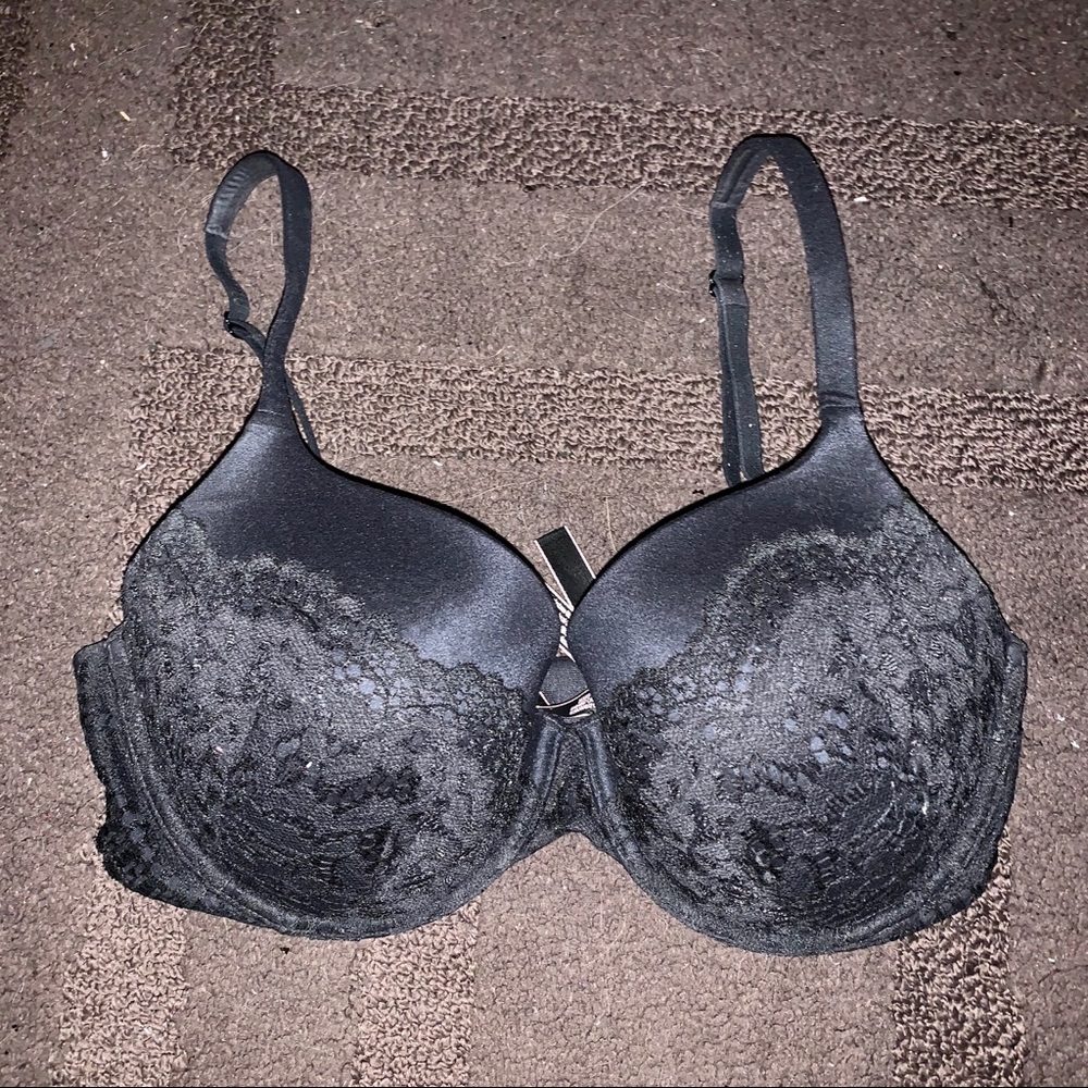 Black Lace Trim VS Bra